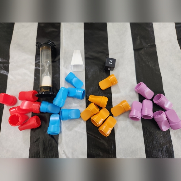 Vtg 1987 Milton Bradley Win Lose or Draw Board Game Near COMPLETE Missing the sm - Picture 3 of 4